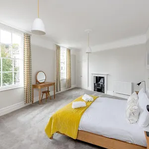Spacious Maisonette With Parking - 10 Mins Walk From Abbey - 2 Bed & 2 , Bath United Kingdom